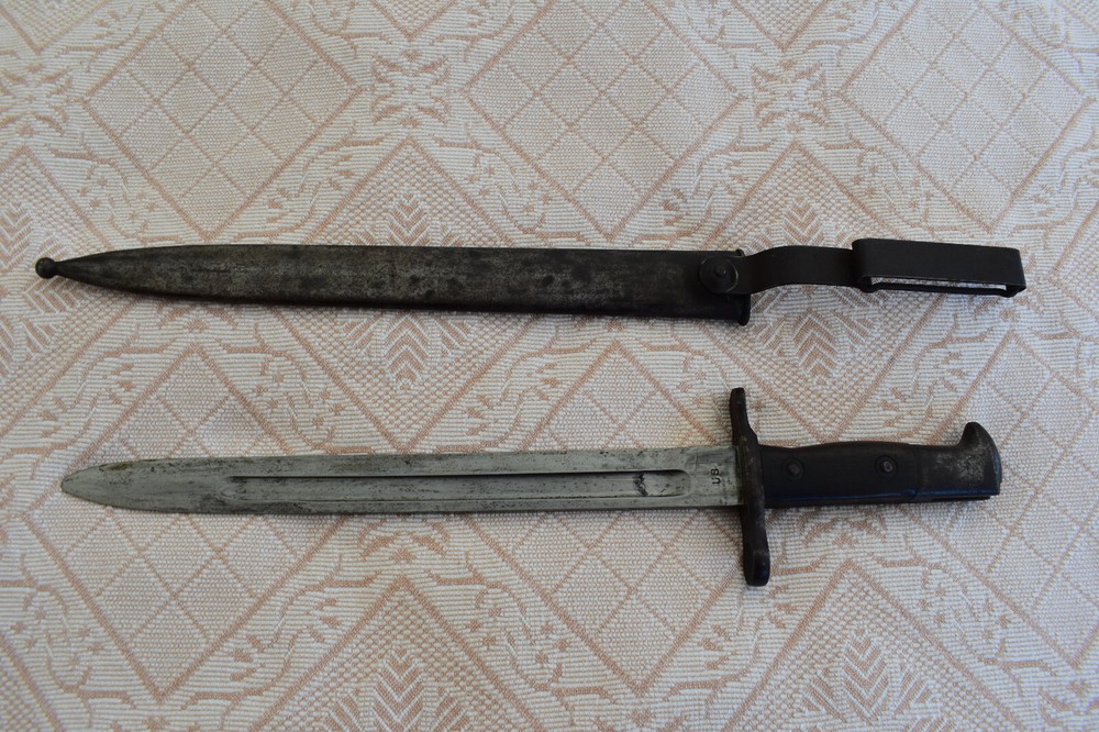 Bayonet US 1899 B24 with Scabbord