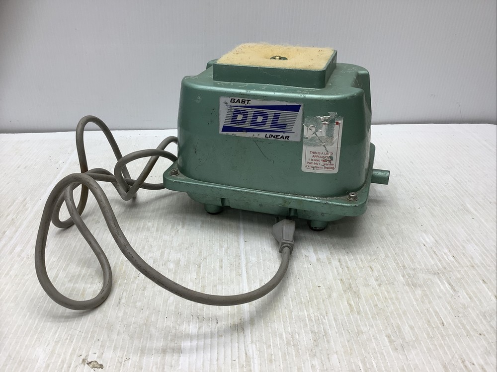 VINTAGE Gast DDL Linear Vacuum pump HP80-101 POWERS UP