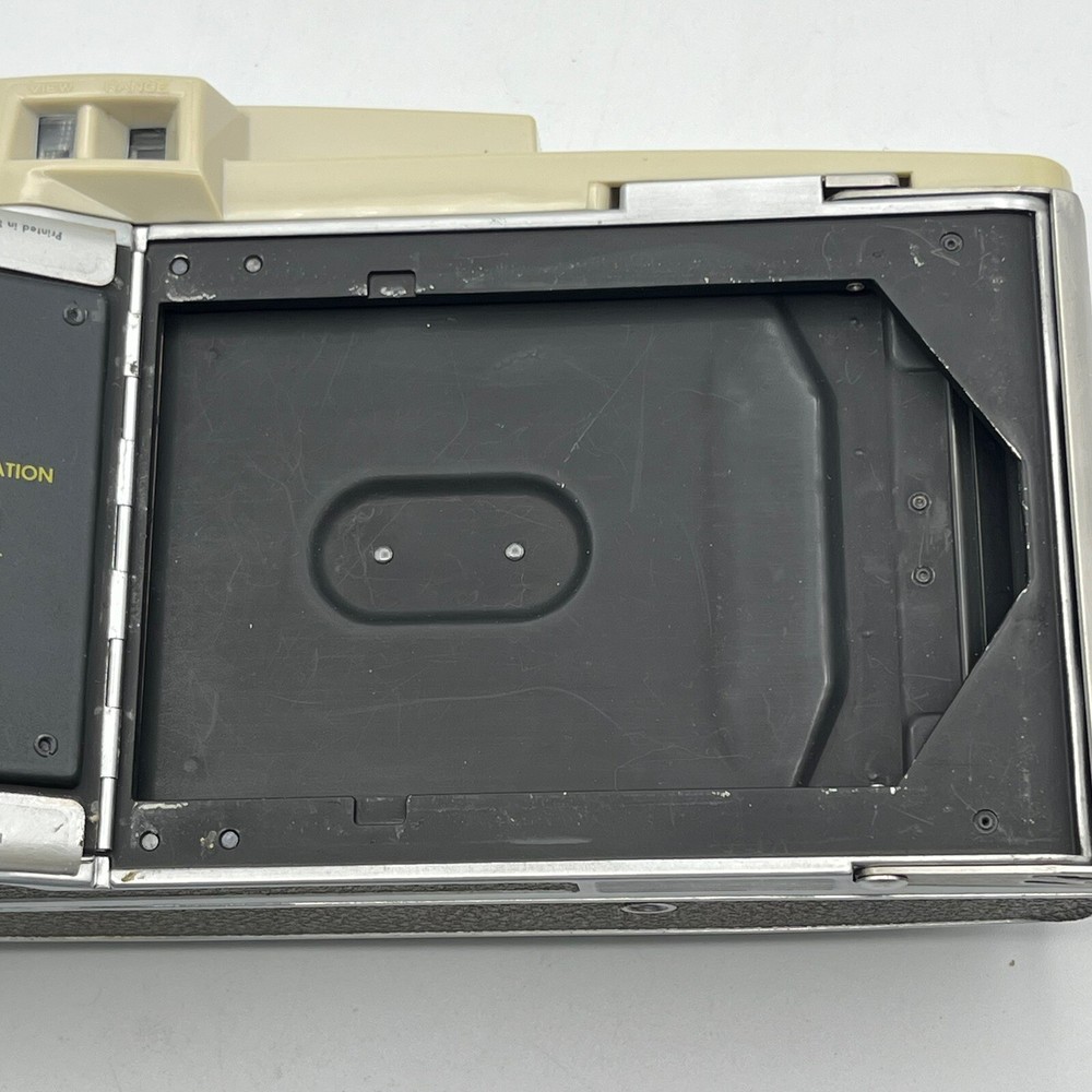 Polaroid Model 800 Land Camera - NOT TESTED - Bundle With Case and Flash