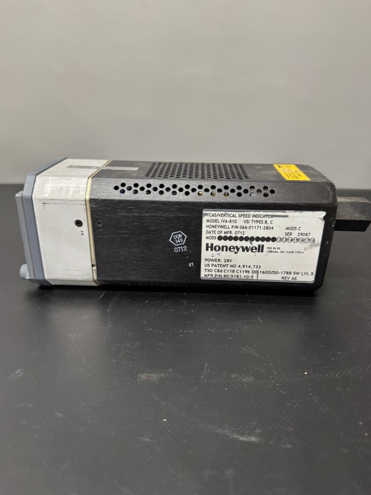 TCAS / Vertical Speed Indicator Model IVA-81D VSI Types B,C