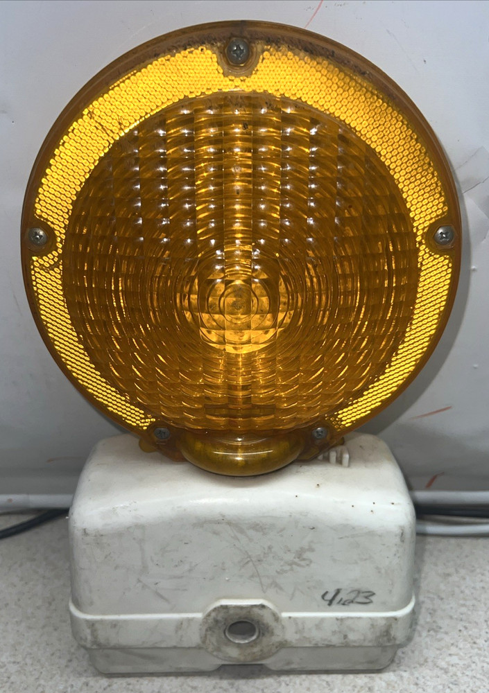 Amber Blinking Barrier Construction Road Lights (Hazard) Poco Blinker Lite. INC