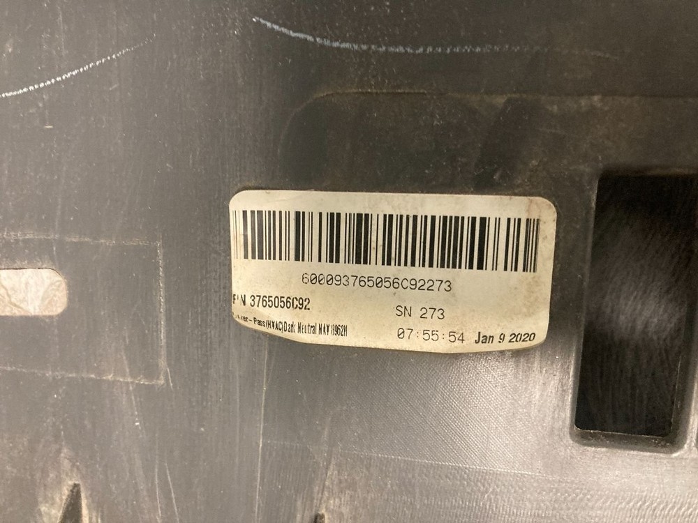 International LT KICK Dash Panel - Used | P/N 37650556C92