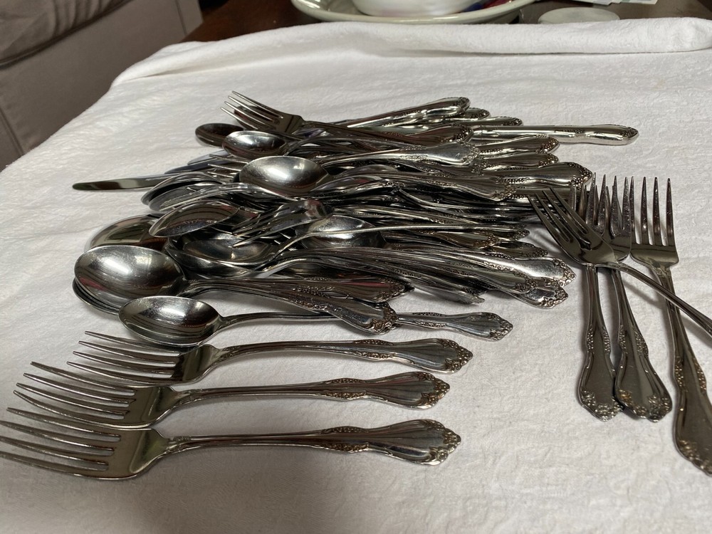 W.M. A ROGERS DELUXE STAINLESS FLATWARE "MANSFIELD/AMADEOUS" (57) PC SET