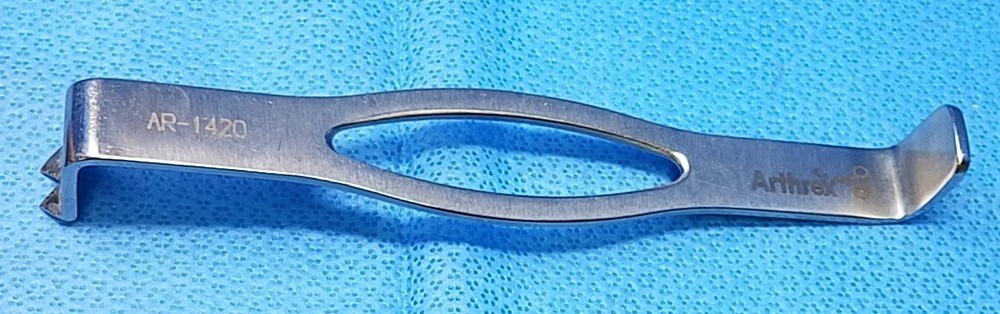 Arthrex AR-1420 Harvesting Retractor