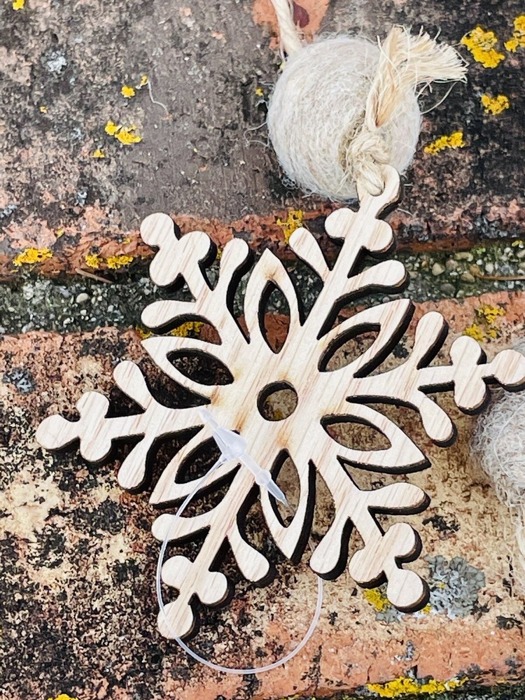 Snowflake And Tassel Garland