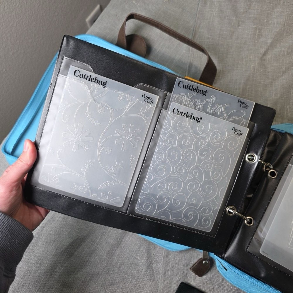 Cuttlebug Die & Embossing Folder Storage Binder w/ Inserts Blue Provo Craft