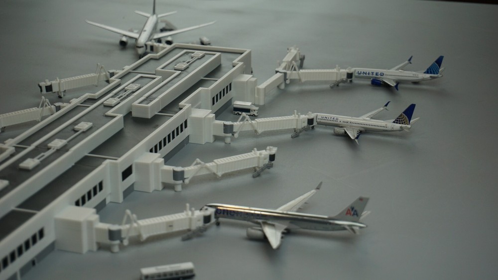 1:400 Model Airport Terminal | Concourse | Clipper Models