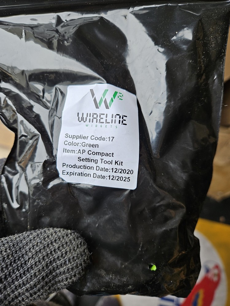 WIRELINE WIDGETS GREEN AP COMPACT SETTING TOOL KIT LOT OF 199
