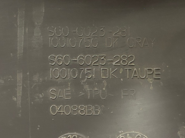 PETERBILT S60-6023-281 PANEL-CENTER KICK