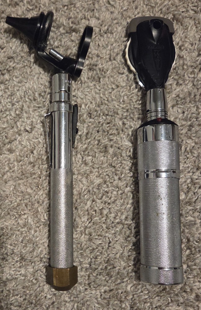 Welch Allyn Otoscope 707 Plugin Handle 2 Light Head