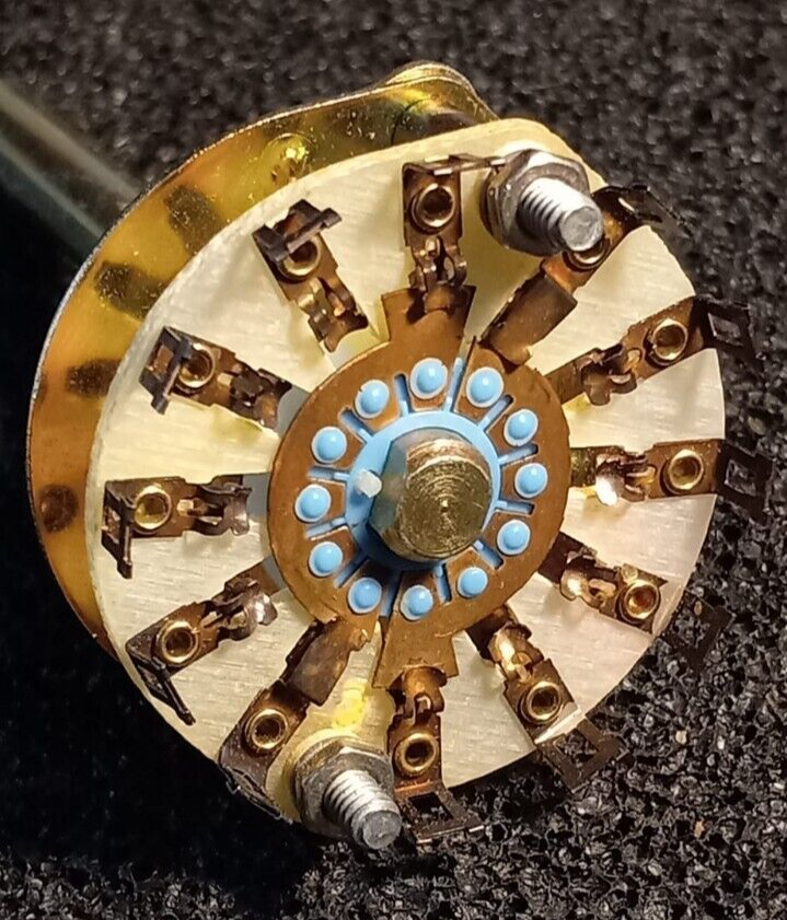 ELECTROSWITCH D4GO2O5S 2 Pole 2-5 Pos Shorting Rotary Switch 1-pc