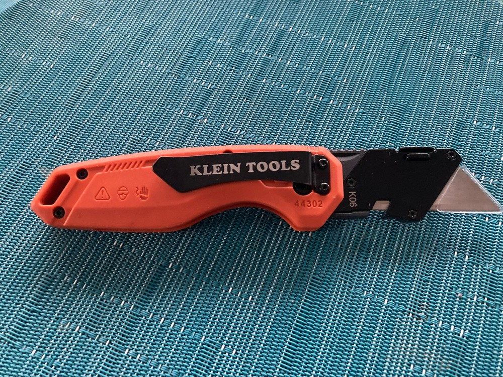 Klein Tools 44302 Folding Utility Knife