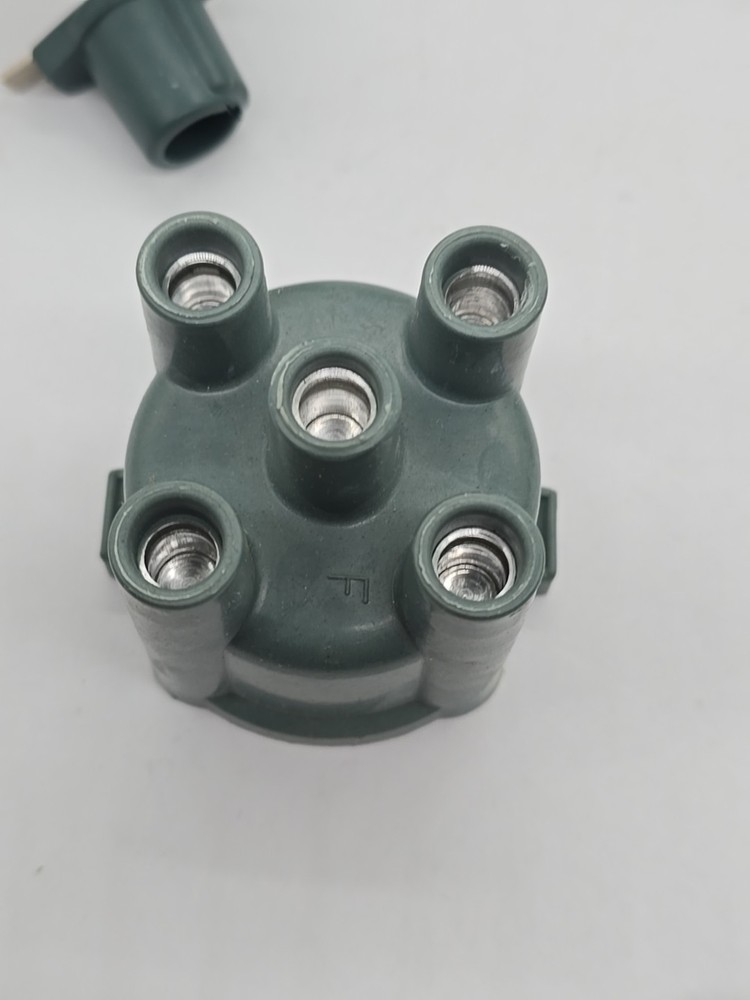 Distributor Cap and Rotor Fits Mazda 1200 w/o Emission Control
