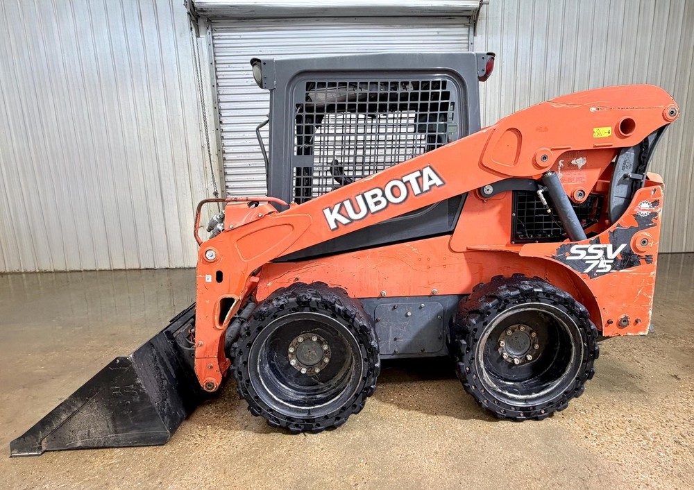 2017 KUBOTA SSV75 STANDARD FLOW OROPS SKID STEER WHEEL LOADER
