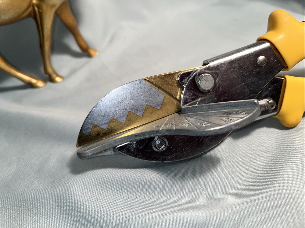 Adjustable Multi-Angle Miter Shears - Safe Cutting for Plastic, PVC & Trim Work