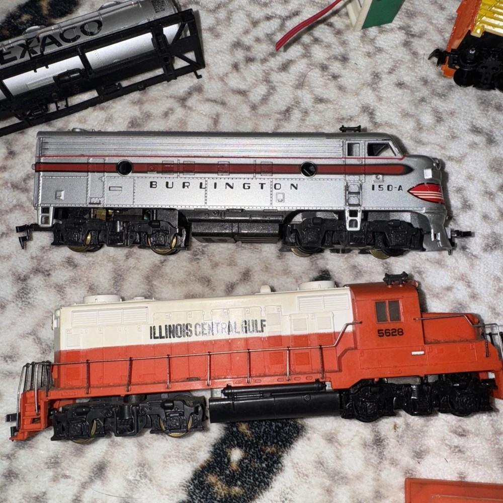 Mantua & Tyco Train Set