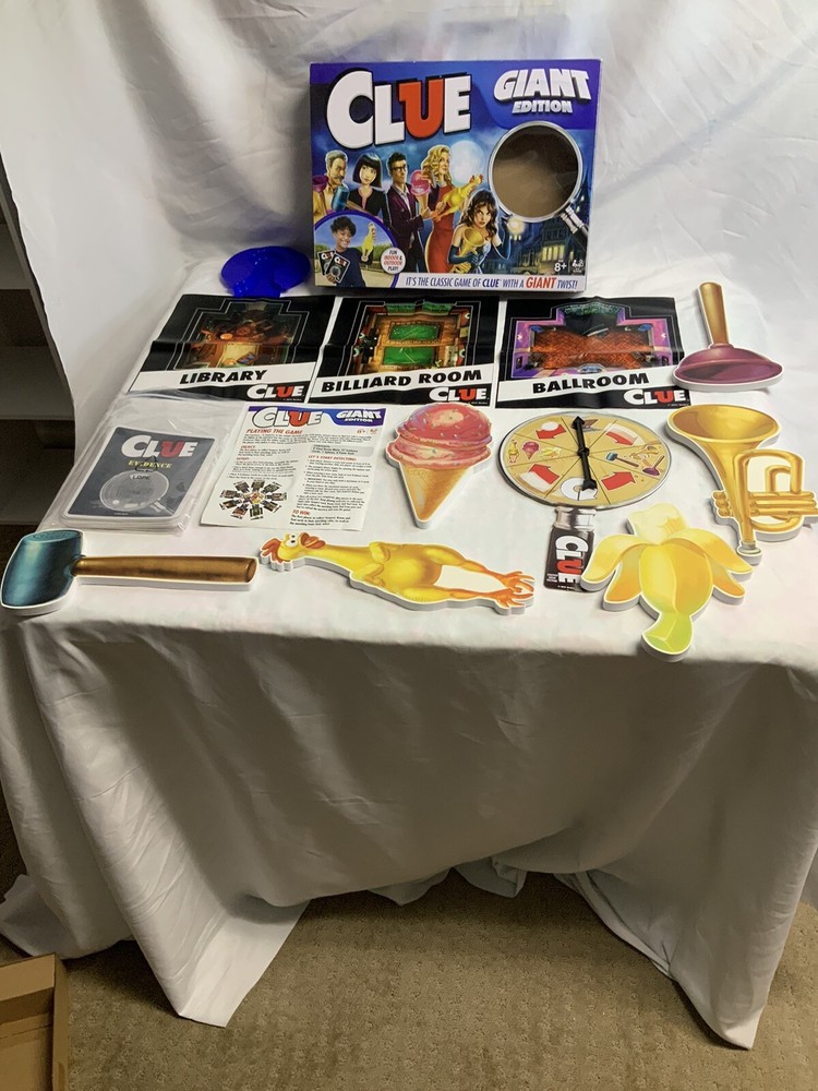 Spin Master Clue Giant Edition Game