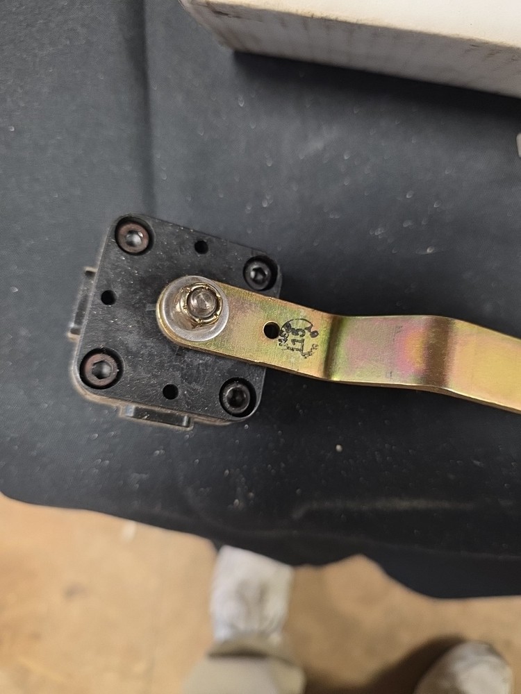 Meritor R3011494 Leveling Valve