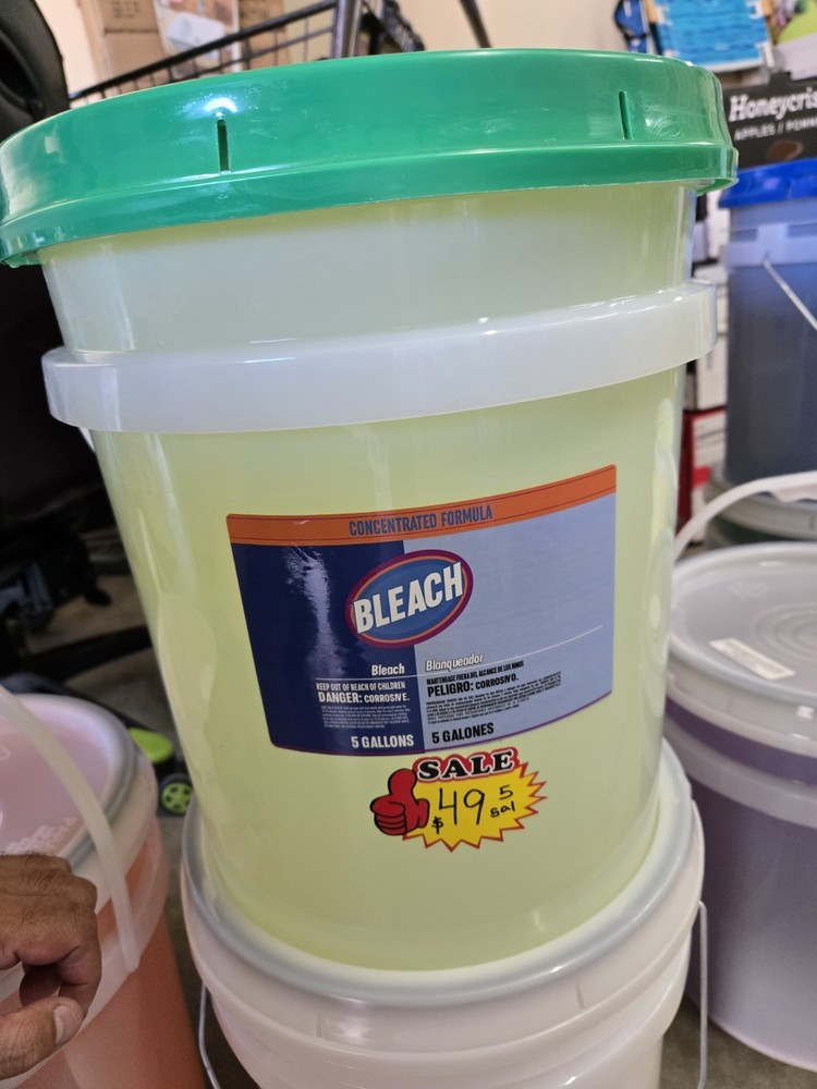 Laundry Detergent/ Mixed With Softner 5 gallon bucket