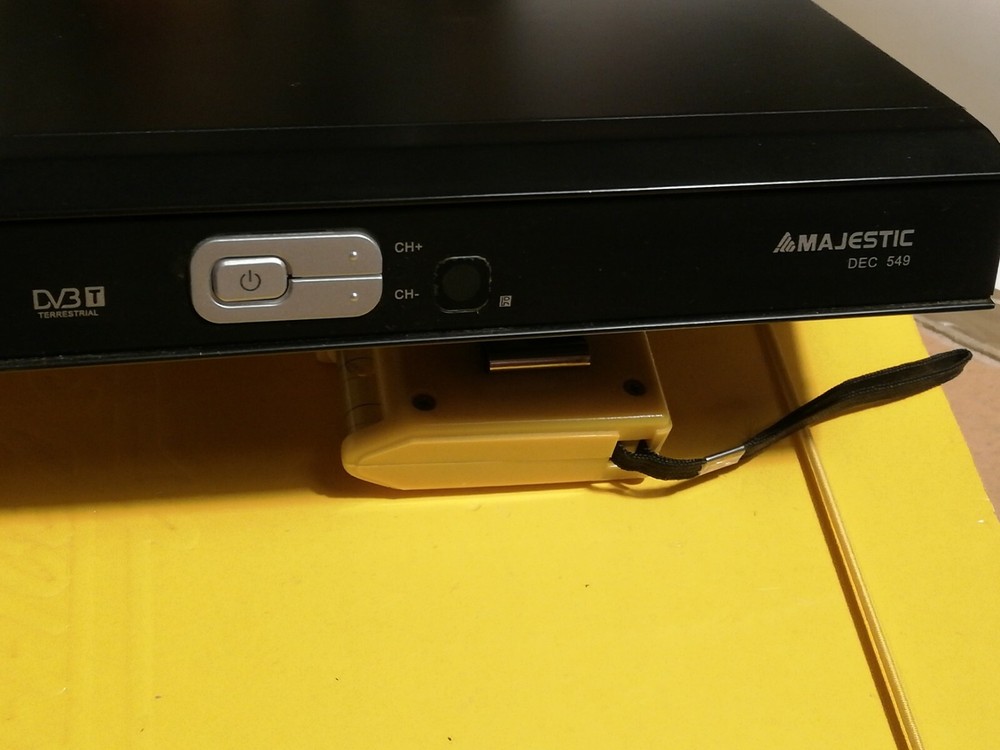 MAJESTIC DVBT-1 549 - T1 Digital Earth Decoder with Remote Control - Black