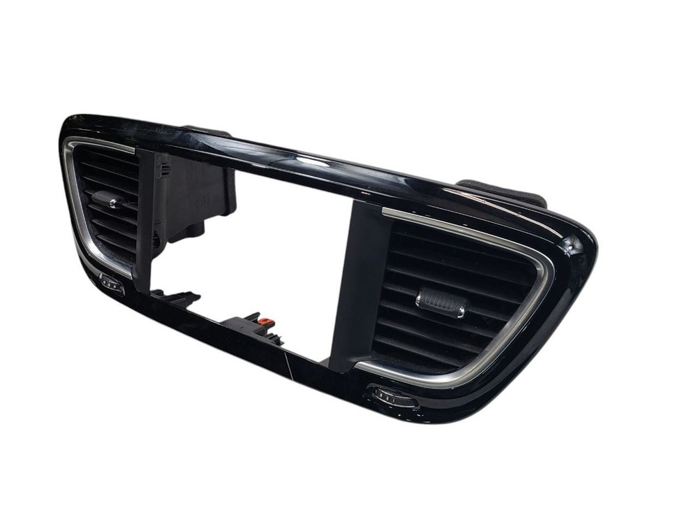 VOYAGER 2020 Dash Bezel 623511