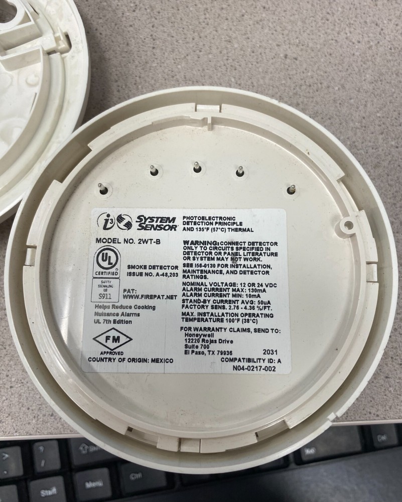 SYSTEM SENSOR SMOKE DETECTOR
