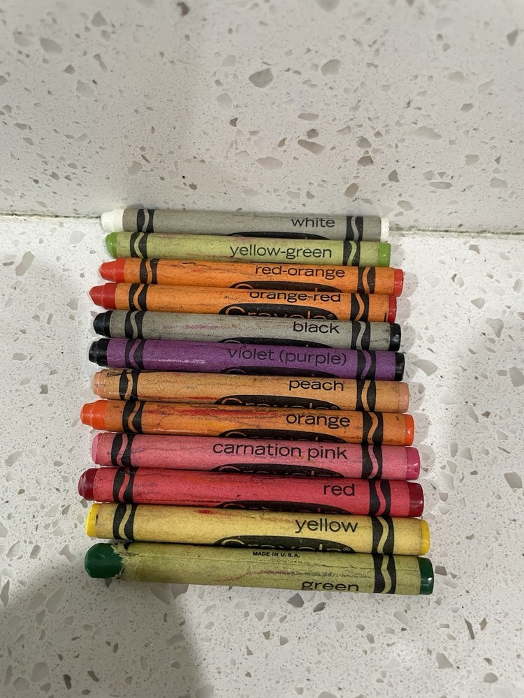 Vintage Binney & Smith Crayola Crayons 24 CT in Plastic Container