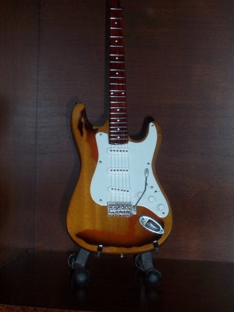 Miniature Guitar RORY GALLAGHER Memorabilia FREE STAND Display Gift