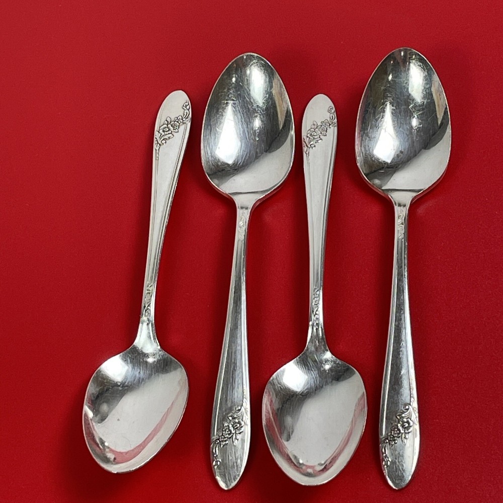 Tudor Plate Oneida Community Queen Bess II Silver Plate Flatware 4 TEASPOONS SET