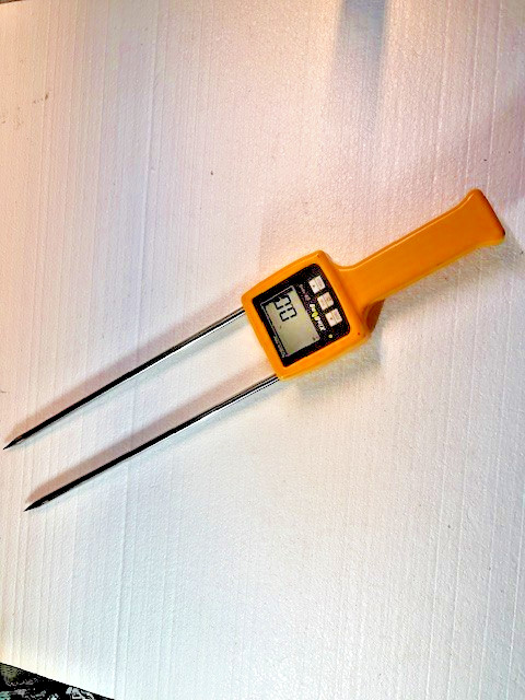 Hay Moisture Tester XinBing model DX101G.