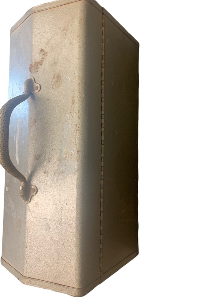 Vintage Single Handle Lid Tool Box With Tray