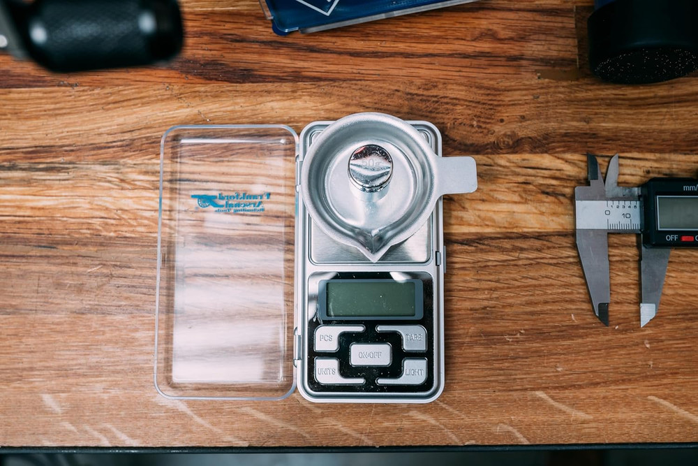 DS-750 Digital Reloading Scale with LCD Display for Reloading, Weighing, Scale