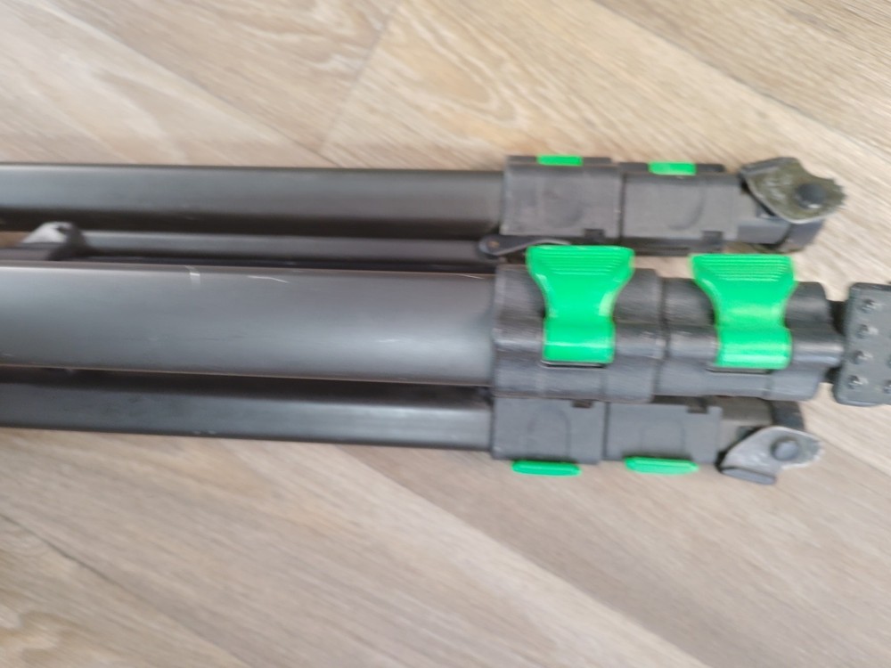 Cullmann # 2901 Adjustable Tilt Head Camera Tripod Black Green READ DESCRIPTION