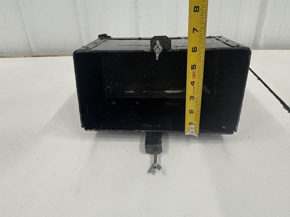 Luscombe Model 8 Battery Housing Box