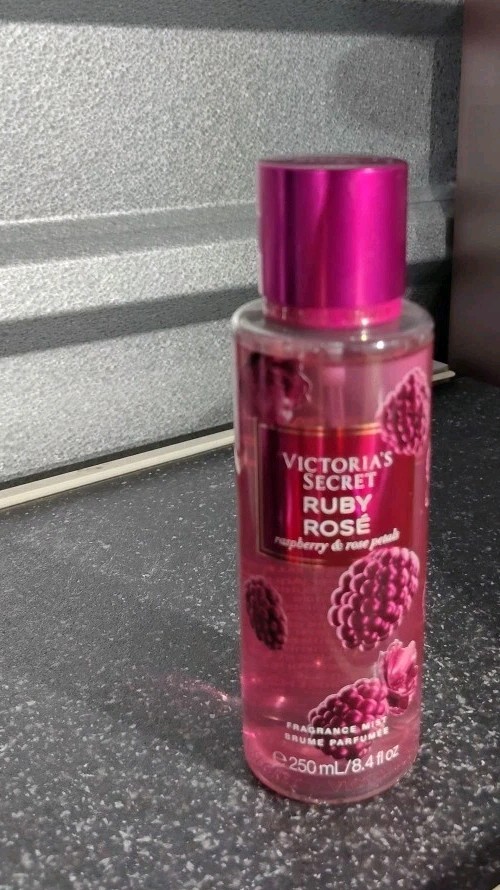 Victoria's Secret Ruby Rose Mist 8.4 Oz .*