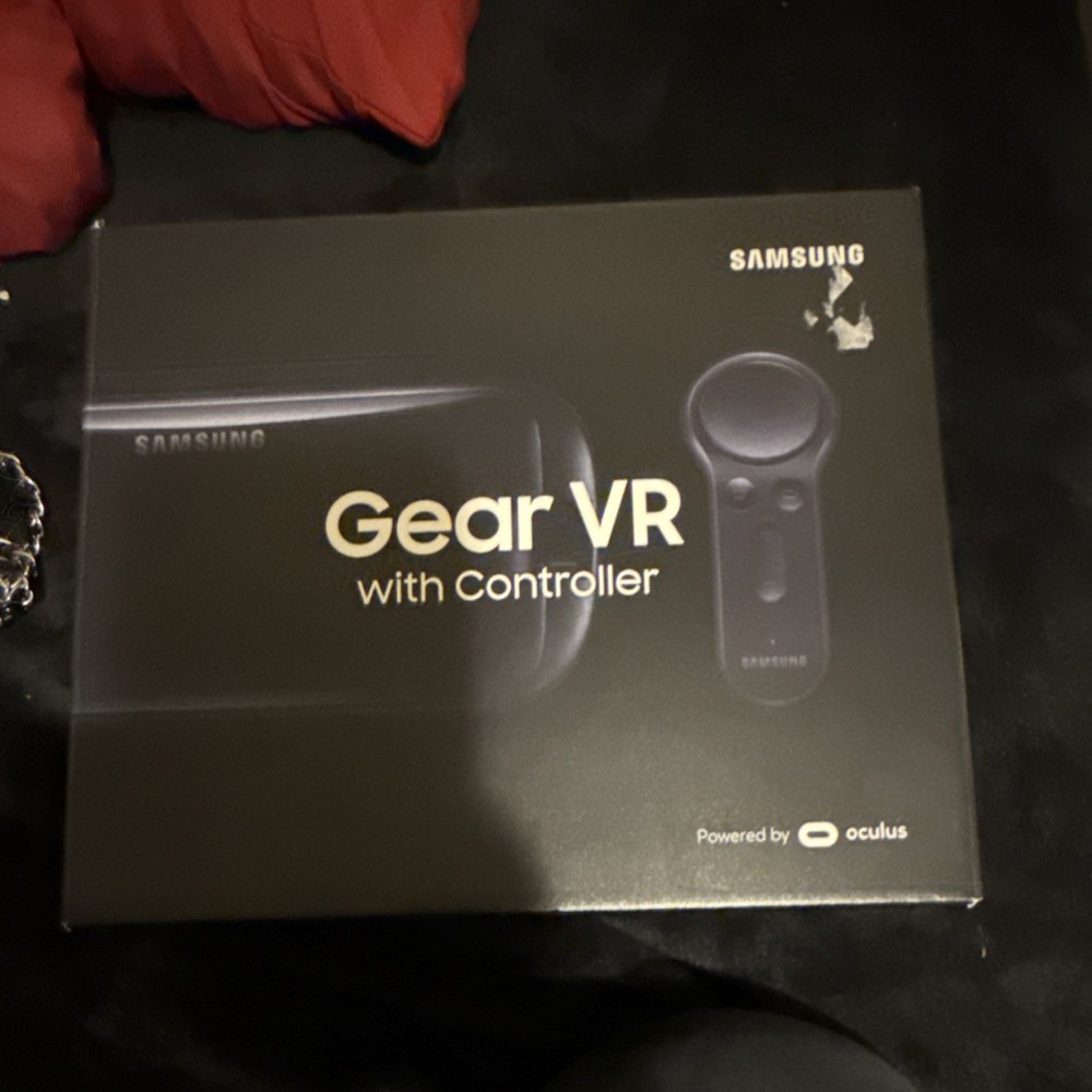 Samsung Gear VR with Controller Black Smartphone VR Headset