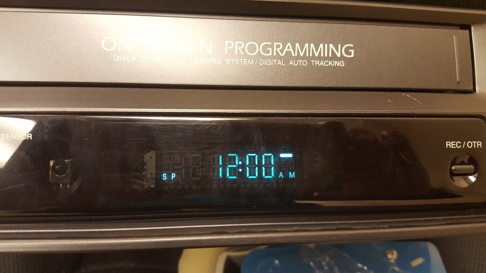ORION VHS VIDEO CASSETTE RECORDER 2 HEAD/ON SCREEN PROGRAMMING MODEL # VR0220