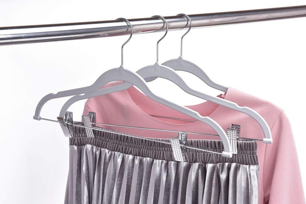 Quality Plastic 20pack Non Velvet Nonflocked Thin Compact Coat Hangers With Meta