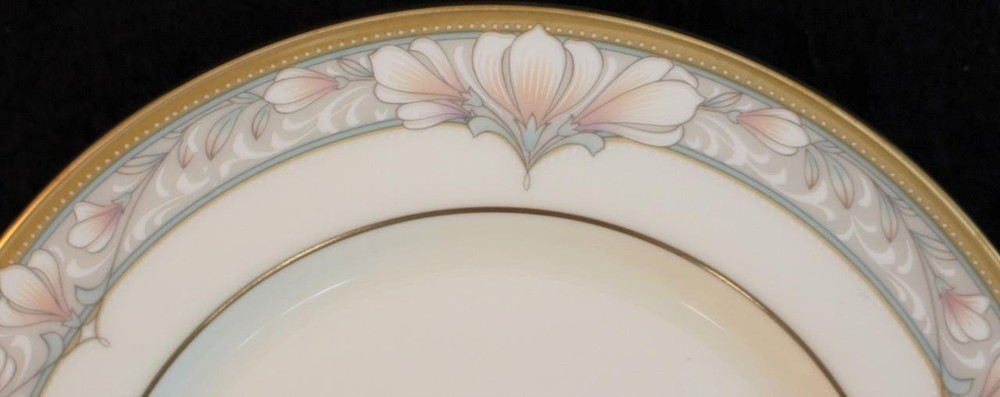 Noritake BARRYMORE 5 Piece Place Setting Bone China 9737 GREAT CONDITION