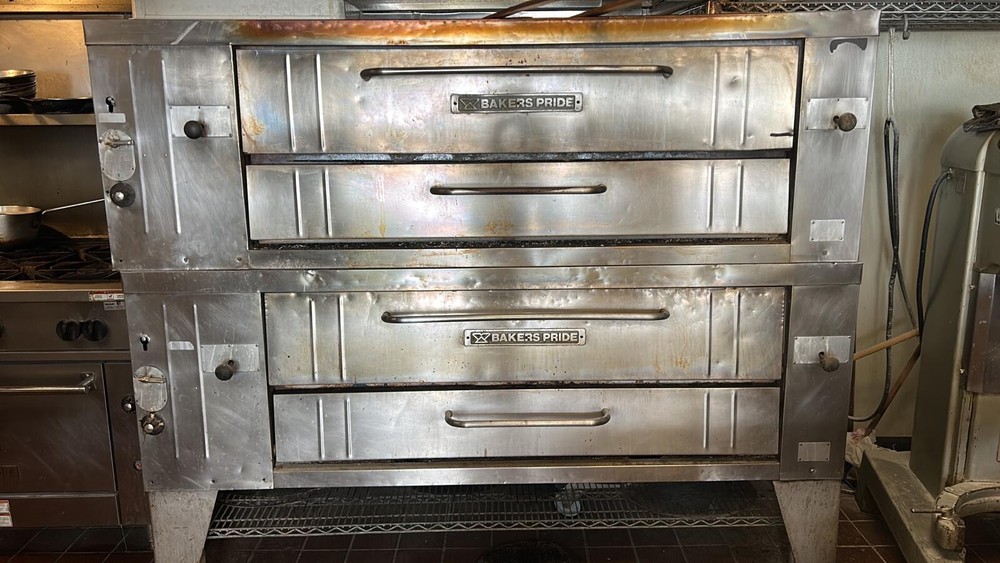 Bakers Pride Pizza Oven