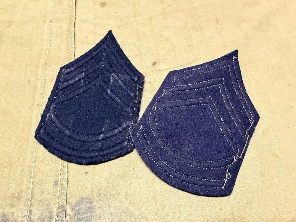 ORIGINAL WWII US ARMY TECHNICAL SERGEANT SLEEVE RANK CHEVRONS-EARLY WAR FELT