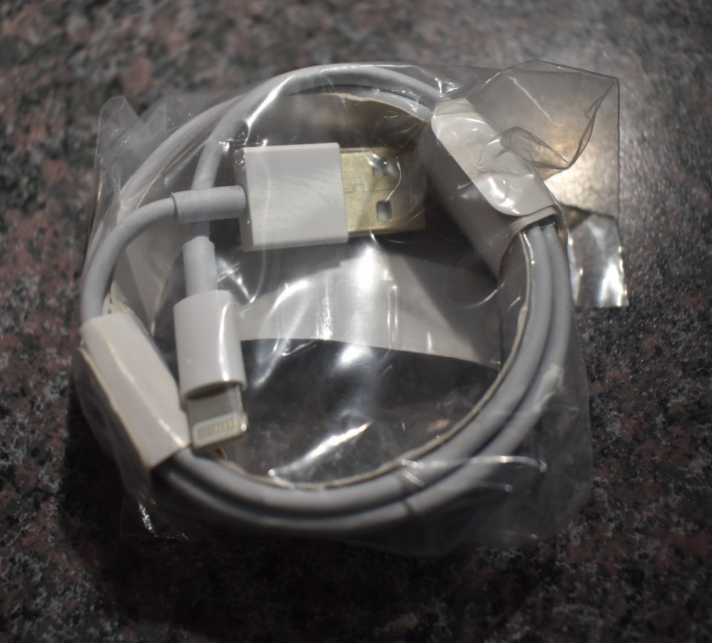 Apple 6ft. (2m) Lightning to USB Cable - White