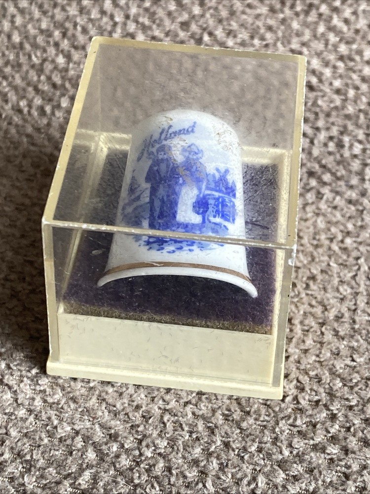 Vtg THIMBLE Netherlands Holland Delft Blue Marked In Original Case