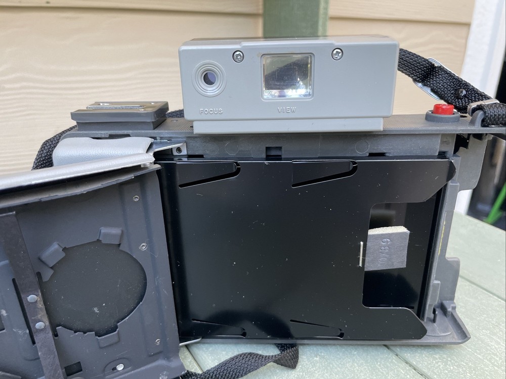 Polaroid 420 Land Camera With Cold Clip And Documents In Good Condition Untested
