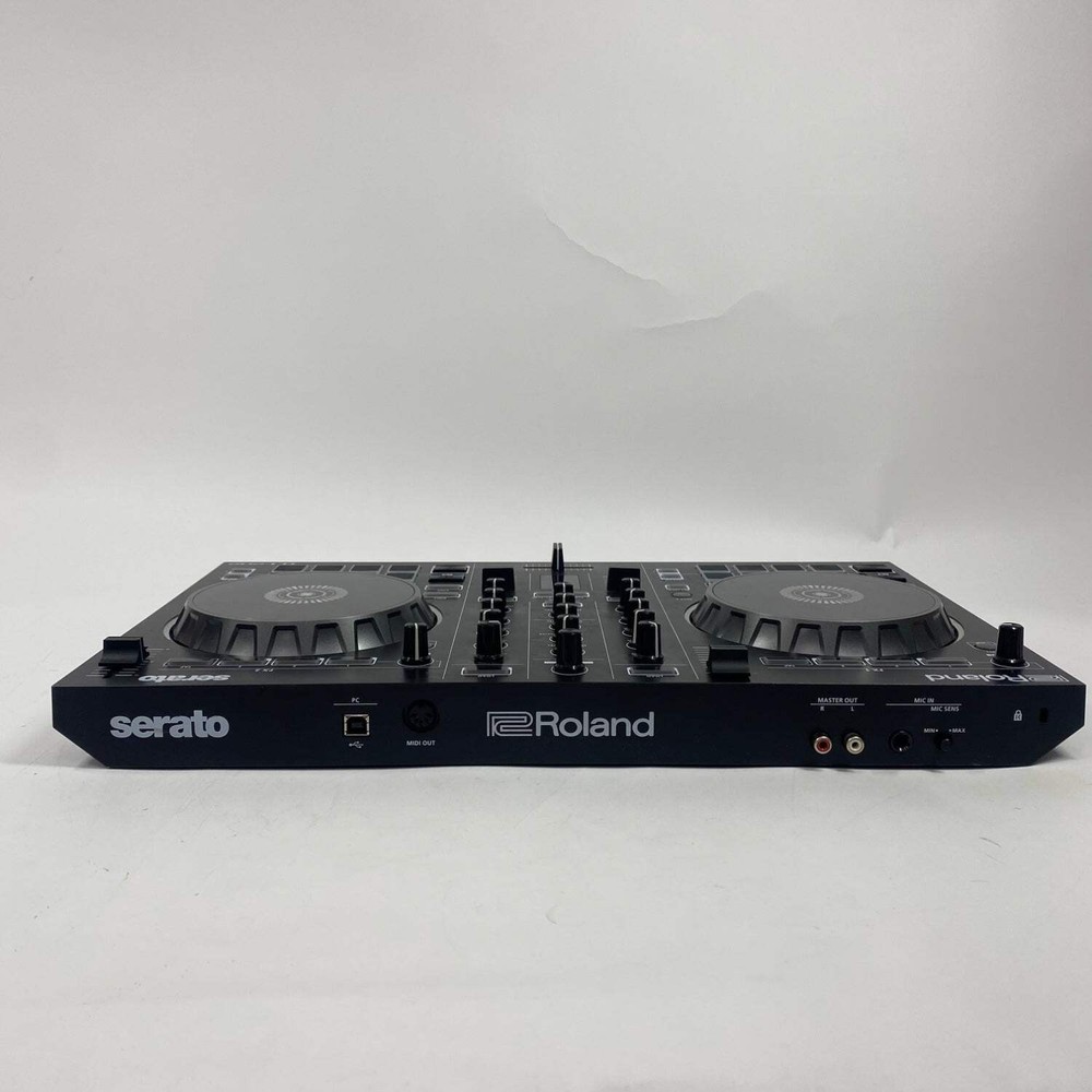 Roland DJ Serato DJ Controller DDJ-SR2
