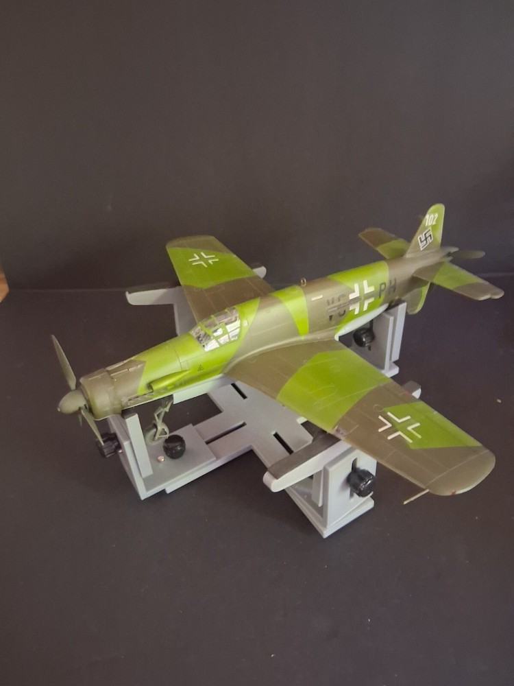 scale model airplane holder/base. For 1/72, 1/48, 1/32