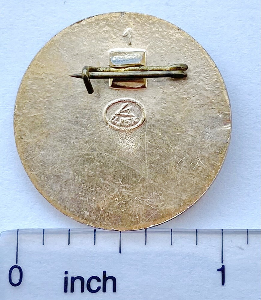 USSR SOVIET PIN BADGE. LENIN