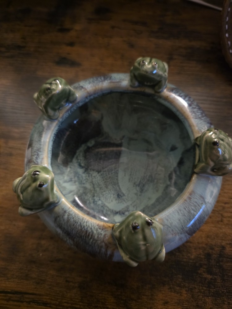 Vintage Pottery Frogs