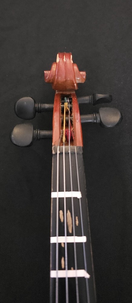 UNBRANDED 1/4 SIZED VIOLIN WITH CASE & BOW *PRE-OWNED*