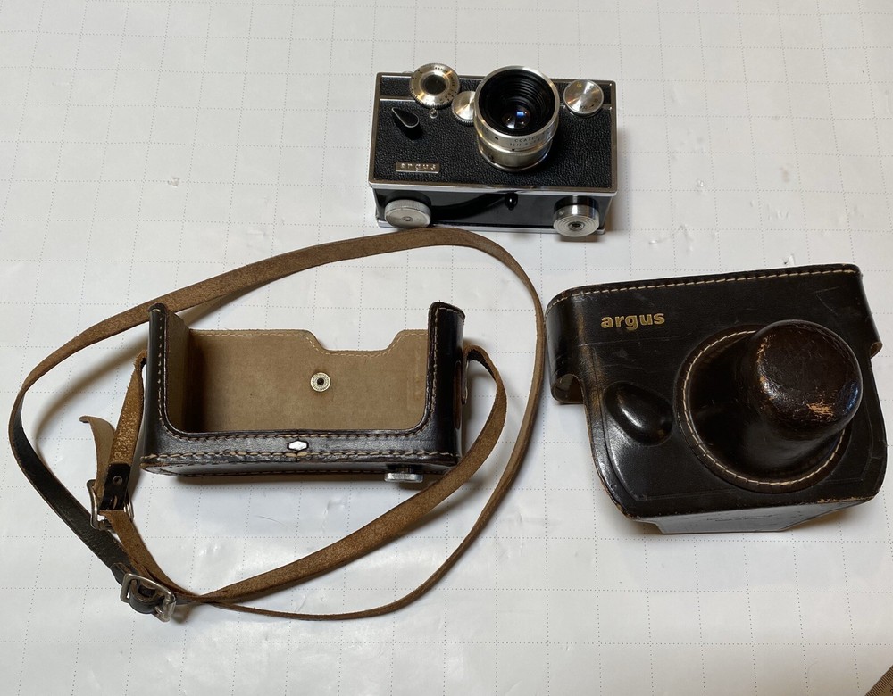 Vintage Argus Rangefinder Camera 50mm f/3.5- With Original Case